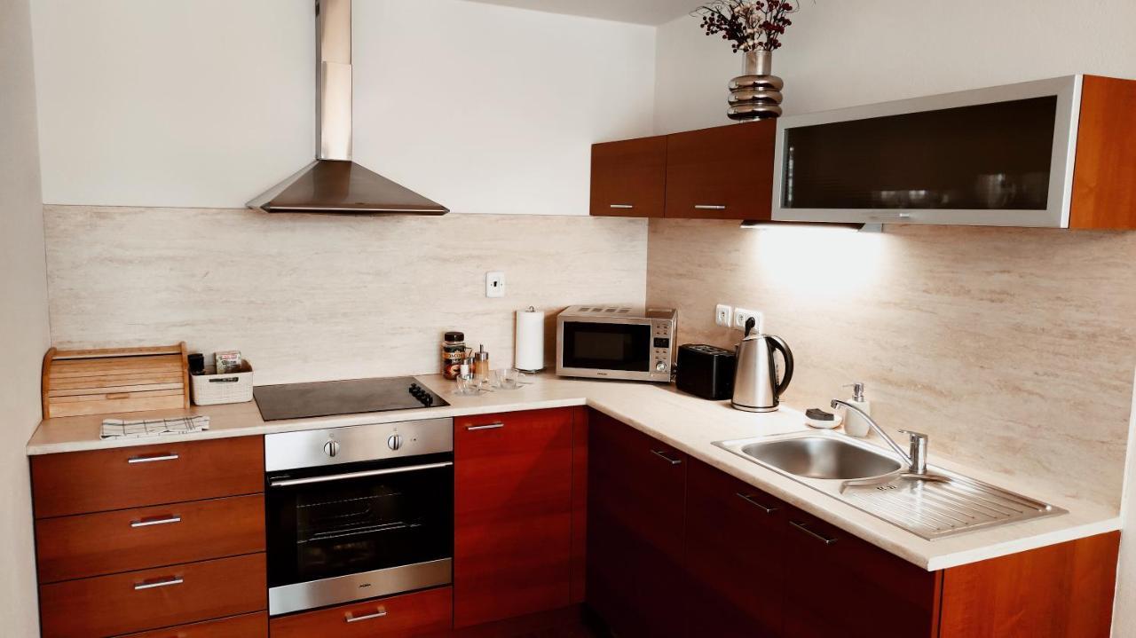 Nicole Apartment Dóval Kültér fotó